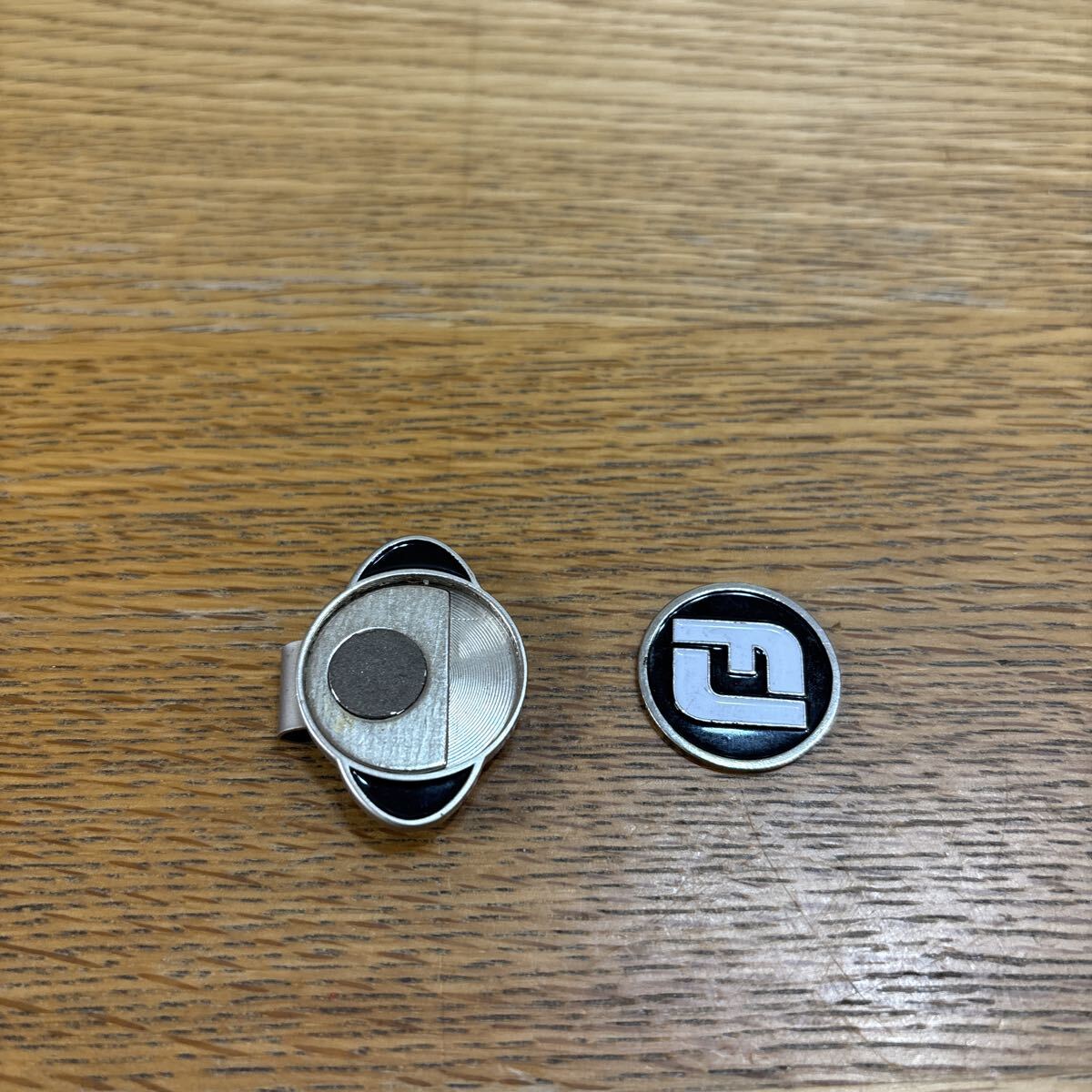 フットジョイ　ゴルフ　クリップマーカー　ブラック×ホワイト×シルバー　送料込_画像3