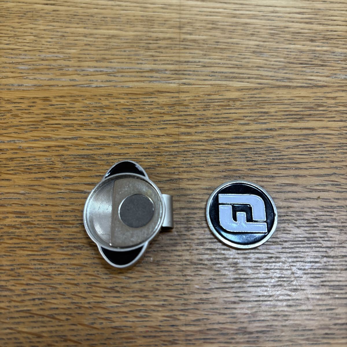 フットジョイ　ゴルフ　クリップマーカー　ブラック×ホワイト×シルバー　送料込_画像5