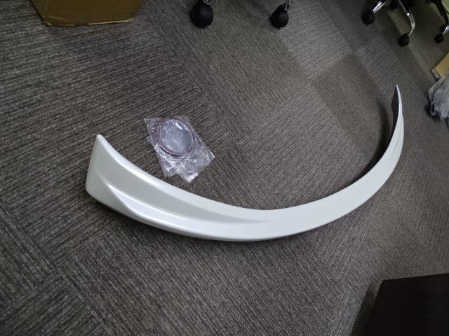 商品製造工場紹介動画付 未使用 レヴォーグ VM4 VMG ウエスト スポイラー ゲートスポイラー ミドル クリスタルホワイト パール K1X 塗装 _画像2