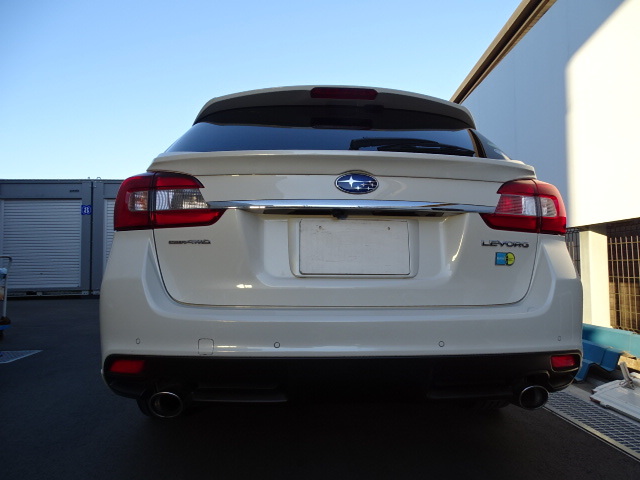 商品製造工場紹介動画付 未使用 レヴォーグ VM4 VMG ウエスト スポイラー ゲートスポイラー ミドル クリスタルホワイト パール K1X 塗装 _画像7