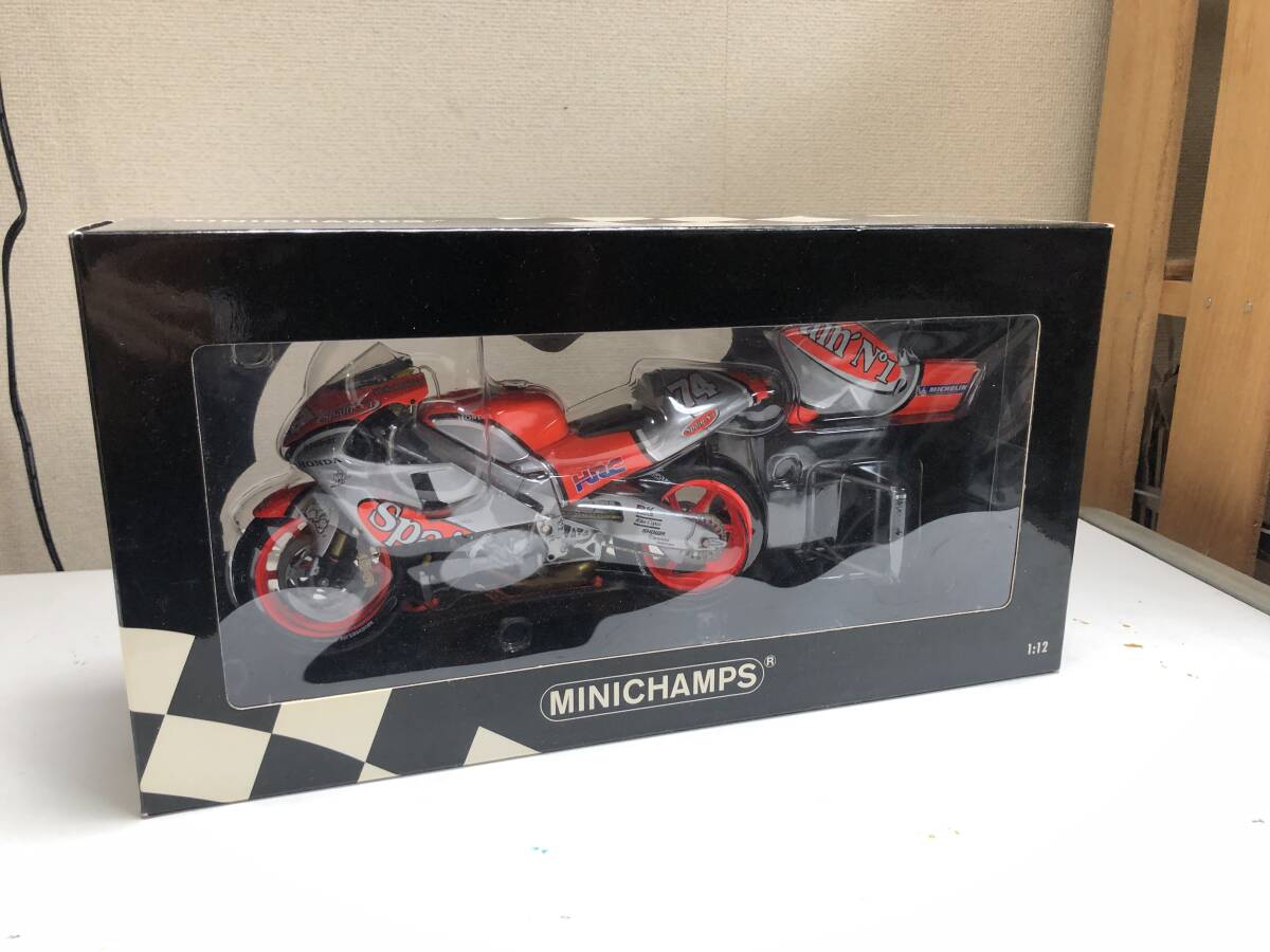ミニチャンプス PMA 1/12 NSR500 2001 ムジェロGP V.ロッシ / 2002 加藤大治郎 2台セット_画像3