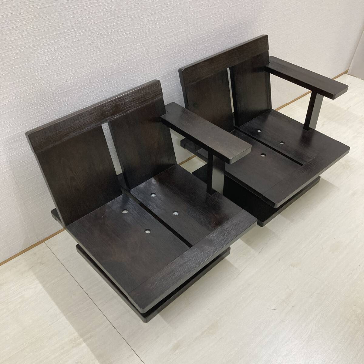 現代和具 松岡漆工 回転式 座椅子 ワンアーム ロータイプ 和モダン チェア 椅子 2脚セット NOBUYA MATSUOKA_画像3