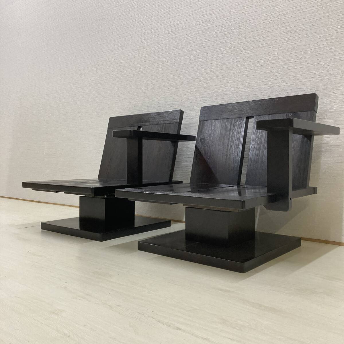 現代和具 松岡漆工 回転式 座椅子 ワンアーム ロータイプ 和モダン チェア 椅子 2脚セット NOBUYA MATSUOKA_画像1