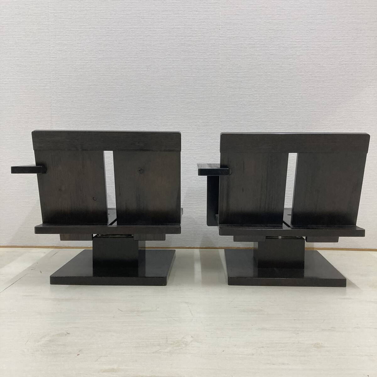 現代和具 松岡漆工 回転式 座椅子 ワンアーム ロータイプ 和モダン チェア 椅子 2脚セット NOBUYA MATSUOKA_画像4