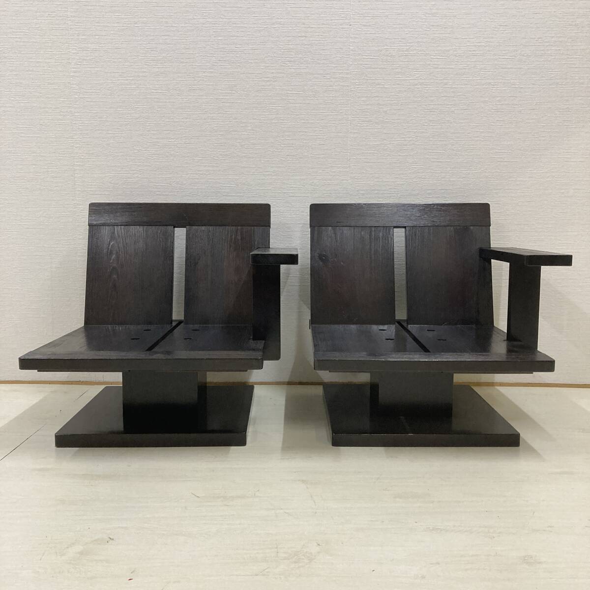 現代和具 松岡漆工 回転式 座椅子 ワンアーム ロータイプ 和モダン チェア 椅子 2脚セット NOBUYA MATSUOKA_画像2