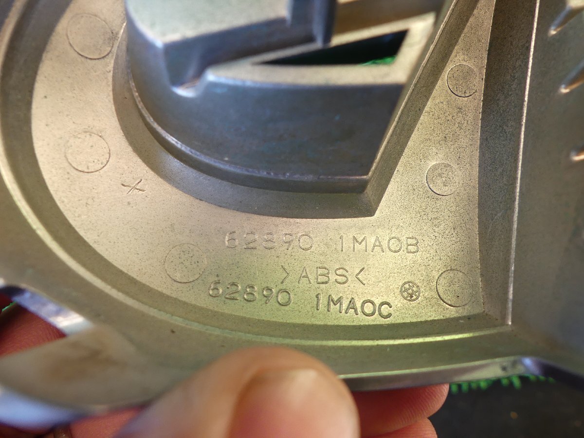 B4889 B 日産 フーガ KY51 インフィニティ仕様 フロントグリル エンブレム ロゴ Y51 KNY51 HY51 62890 1MAOB 1MAOC_画像7