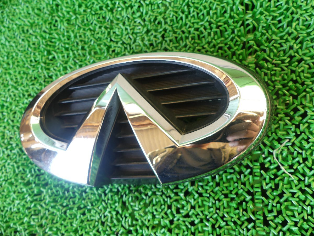 B4889 B 日産 フーガ KY51 インフィニティ仕様 フロントグリル エンブレム ロゴ Y51 KNY51 HY51 62890 1MAOB 1MAOC_画像2
