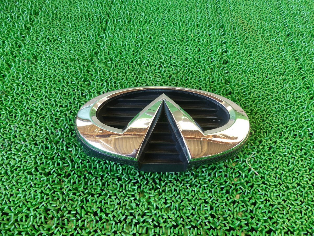 B4889 B 日産 フーガ KY51 インフィニティ仕様 フロントグリル エンブレム ロゴ Y51 KNY51 HY51 62890 1MAOB 1MAOC_画像1