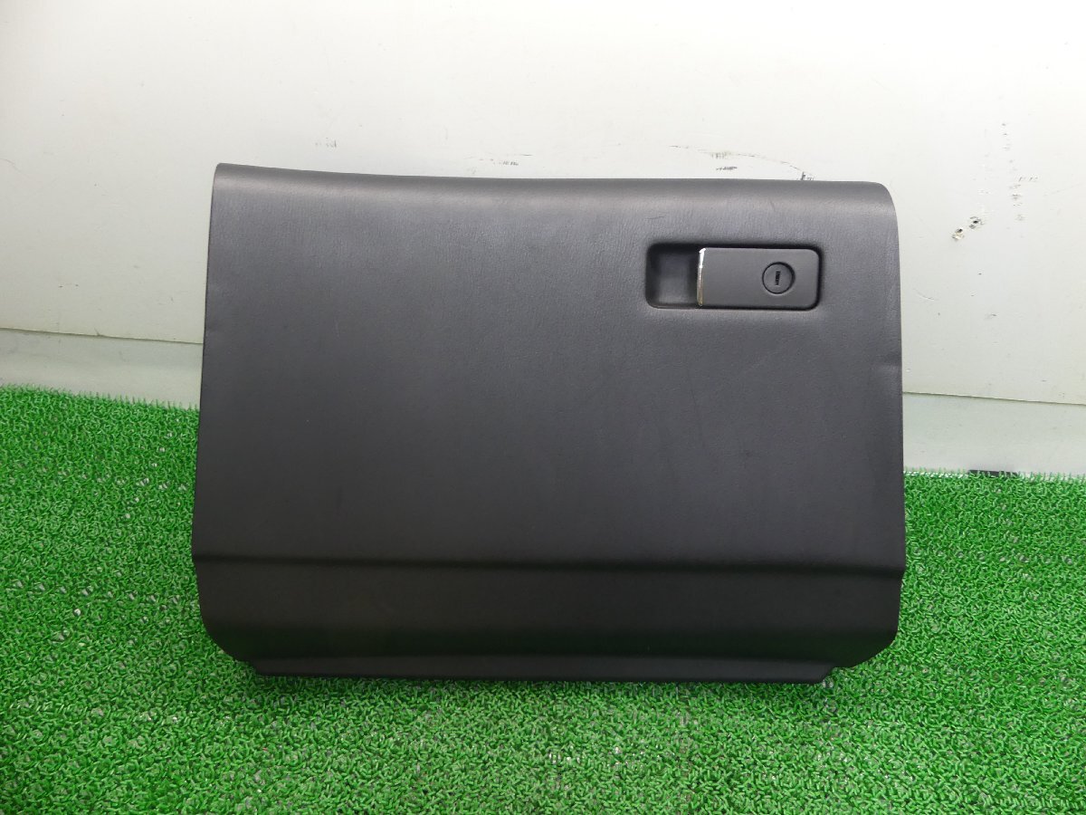 B4902 サ F 日産 フーガ KY51 純正 グローブボックス 小物入れ 黒 蓋 Y51 KY51 KNY51_画像1
