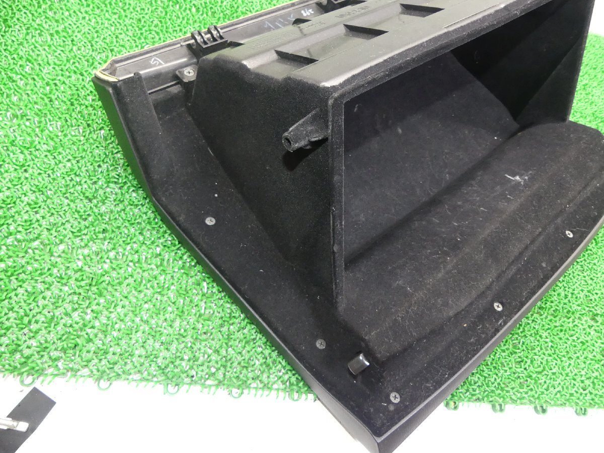 B4902 サ F 日産 フーガ KY51 純正 グローブボックス 小物入れ 黒 蓋 Y51 KY51 KNY51_画像5