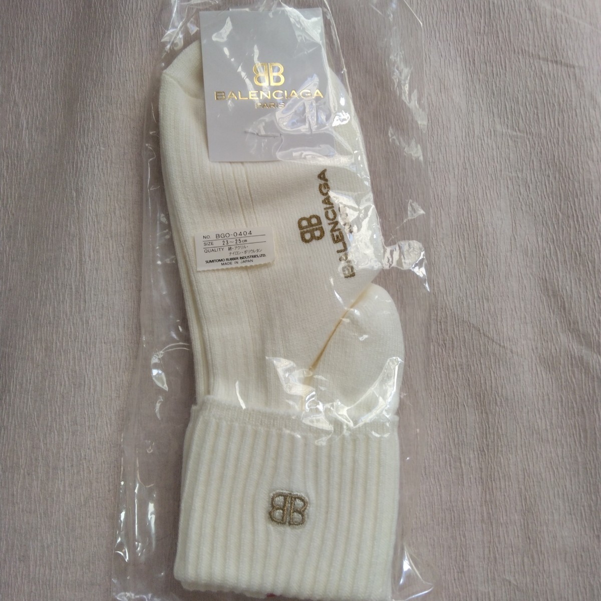 BALENCIAGA　22-25cm　未使用　レディース　靴下　ソックス　二つ折り　ゴールド刺繍ロゴ　３色セット　３足　長期保管　※少々難あり_画像4