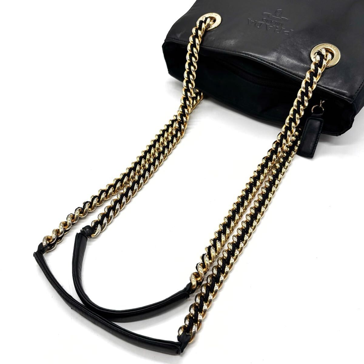 1 иен [ первоклассный ]PRADA Prada сумка на плечо большая сумка цепь Logo type вдавлено . Gold металлические принадлежности нейлон овчина женский плечо .. белый бирка 