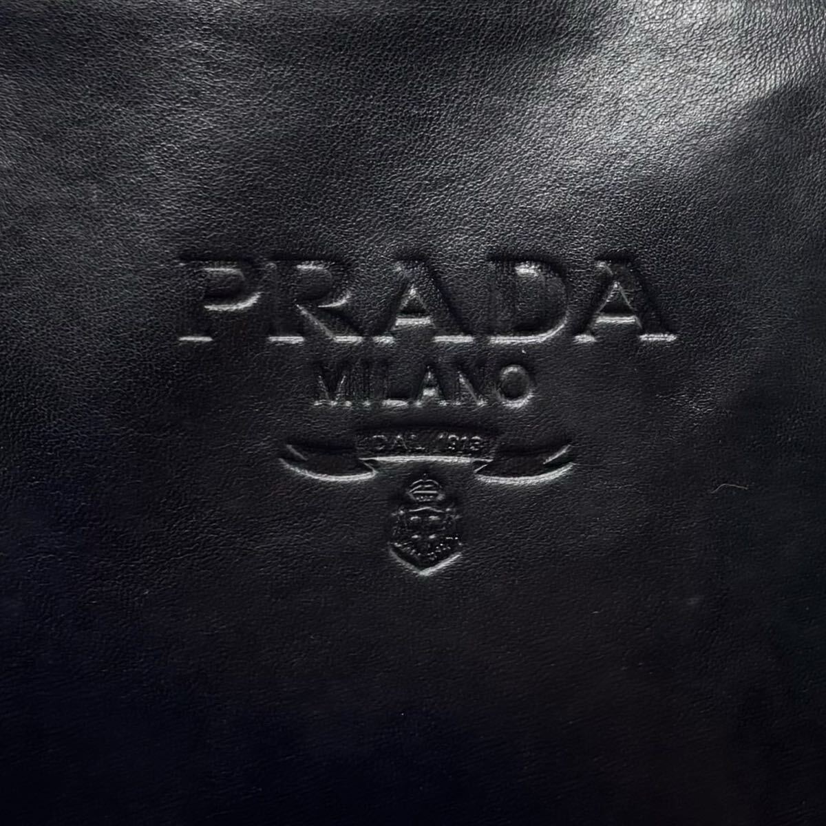 1 иен [ первоклассный ]PRADA Prada сумка на плечо большая сумка цепь Logo type вдавлено . Gold металлические принадлежности нейлон овчина женский плечо .. белый бирка 