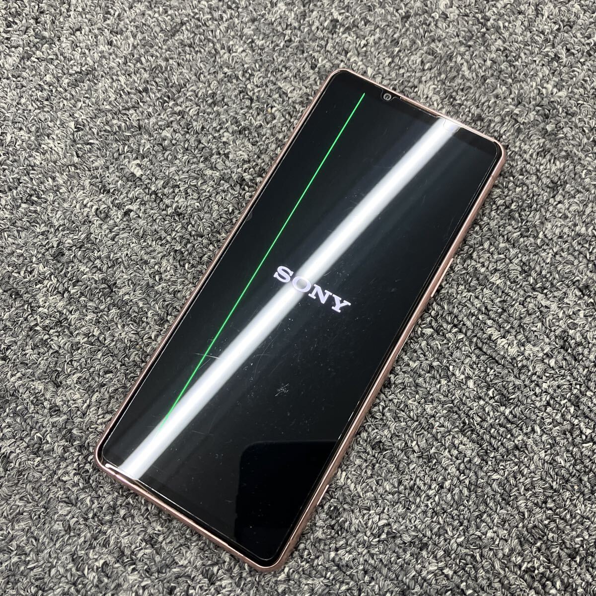 au Xperia SOG05 D-072