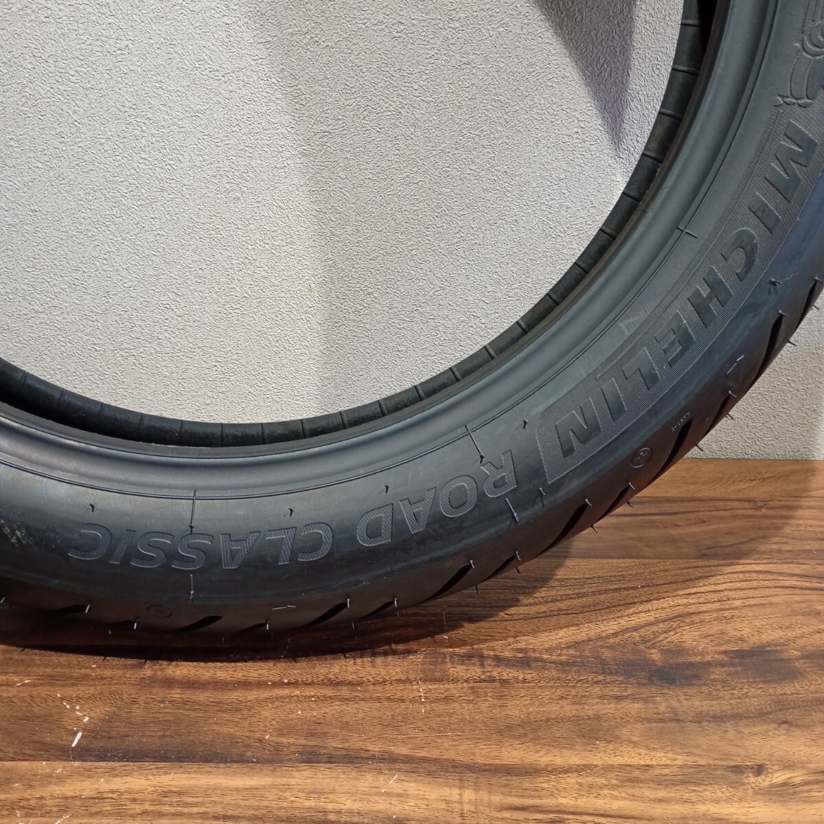新品未使用品☆ミシュラン☆ROAD CLASSIC☆110/90B18☆チューブレス☆フロントタイヤ☆MICHELIN☆ロードクラシック☆_画像4