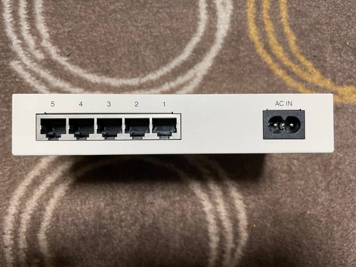 【美品・ワンオーナー品】BUFFALO バッファロー★ギガスイッチングハブ★5ポート★LSW3-GT-5NS　ホワイト【全ポート通信確認済】_画像3