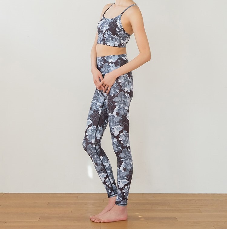 3点セット SUKALA プルオーバー付きトリプルセットアップ プルオーバー ブラトップ レギンス ブラック Ｍサイズ LAVA Lapre_画像7