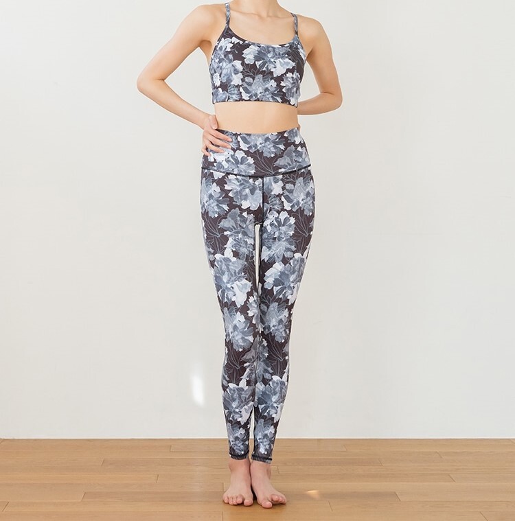 3点セット SUKALA プルオーバー付きトリプルセットアップ プルオーバー ブラトップ レギンス ブラック Ｍサイズ LAVA Lapre_画像5