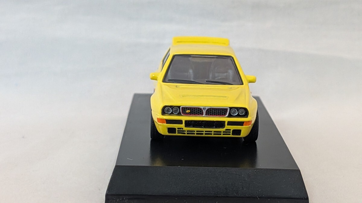 京商 1/64 ランチャ デルタ インテグラ−レ エボルツィオーネ Ⅱ イエロー_画像8
