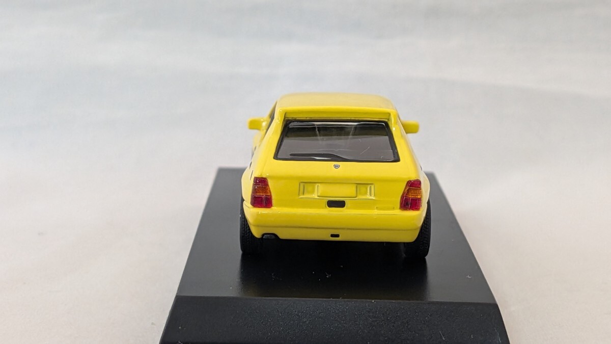京商 1/64 ランチャ デルタ インテグラ−レ エボルツィオーネ Ⅱ イエロー_画像9