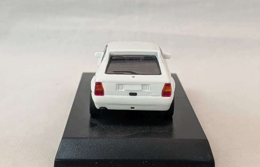 京商 1/64 ランチャ デルタ HF インテグラ−レ エボルツィオーネ Ⅱ ホワイト_画像9