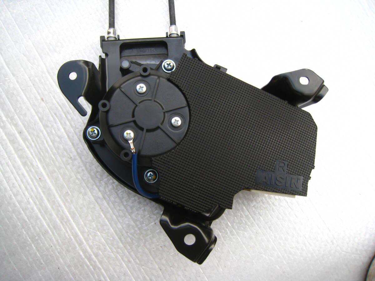 ◆ トヨタ 純正 ヴォクシー 70 系《 ZRR75W 》 左 パワースライドドアモーター 85006-28100 ★ USED_画像9