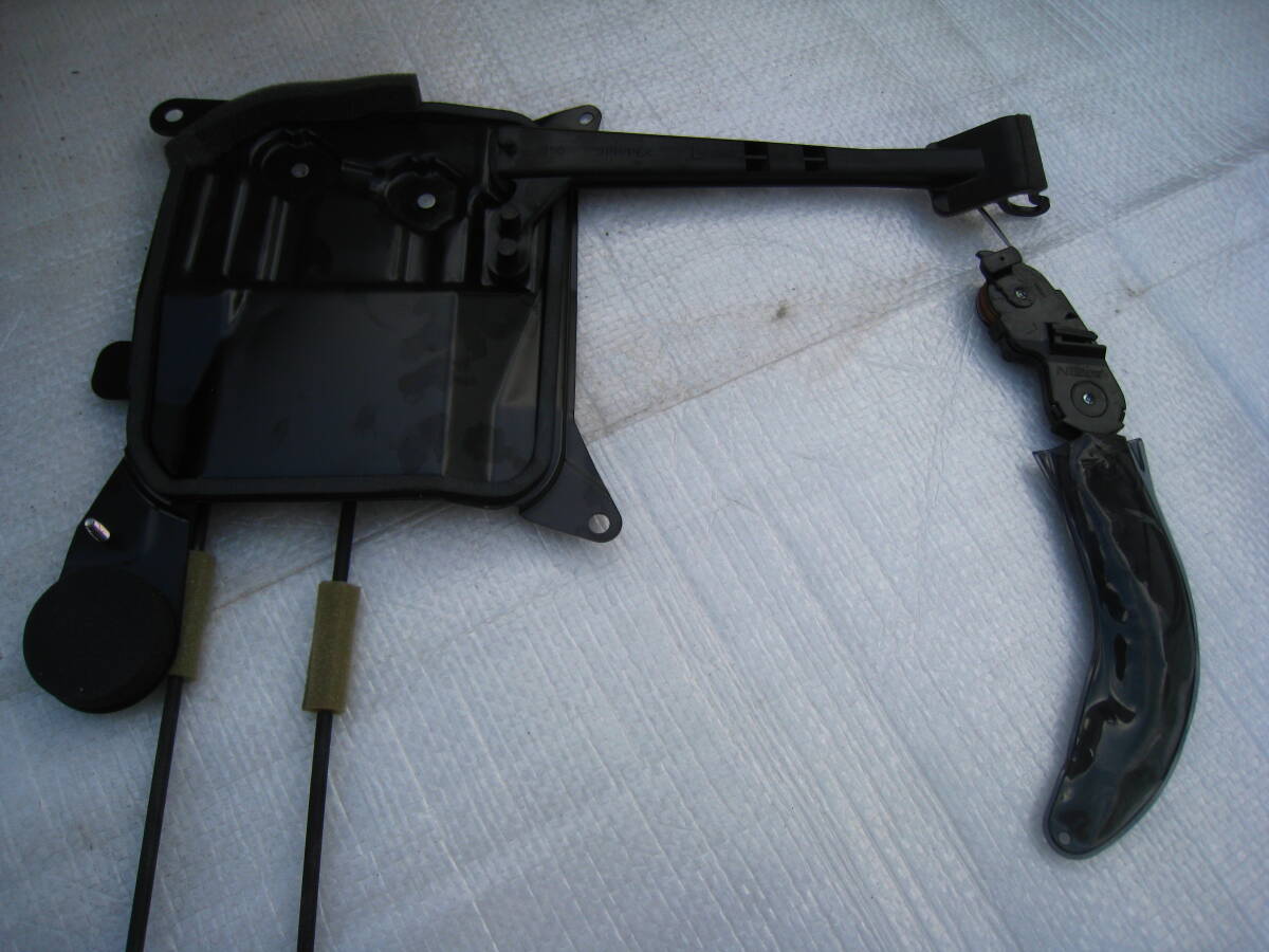 ◆ トヨタ 純正 ヴォクシー 70 系《 ZRR75W 》 左 パワースライドドアモーター 85006-28100 ★ USED_画像7