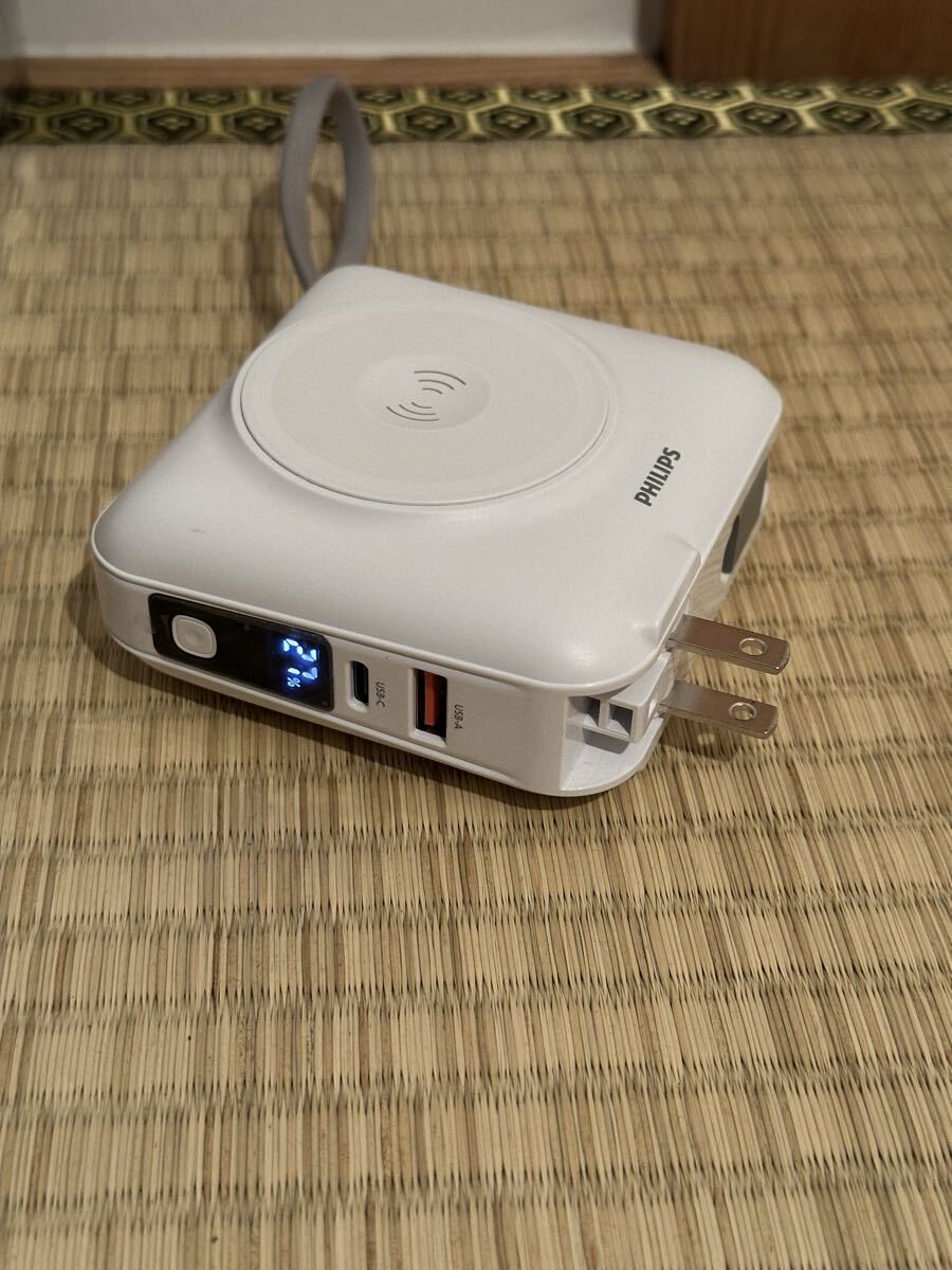 究極の全部入り一体型モバイルバッテリー コンセント付き 15000mAh 大容量 PHILIPS PD 45W_画像6