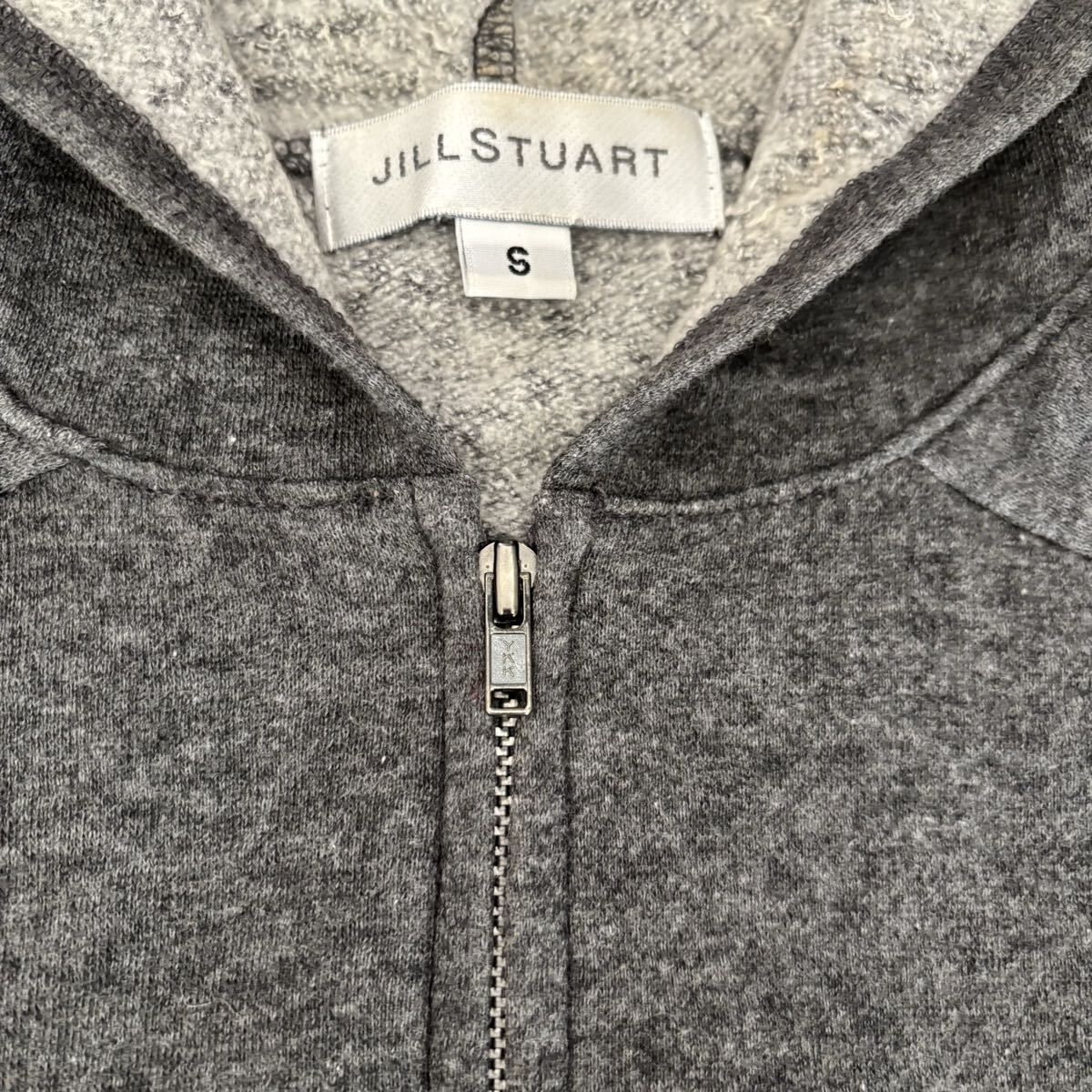 美品☆上質・高級☆パーカー☆ふわふわ☆グレー☆ジルスチュアート ☆XS-S☆_画像3