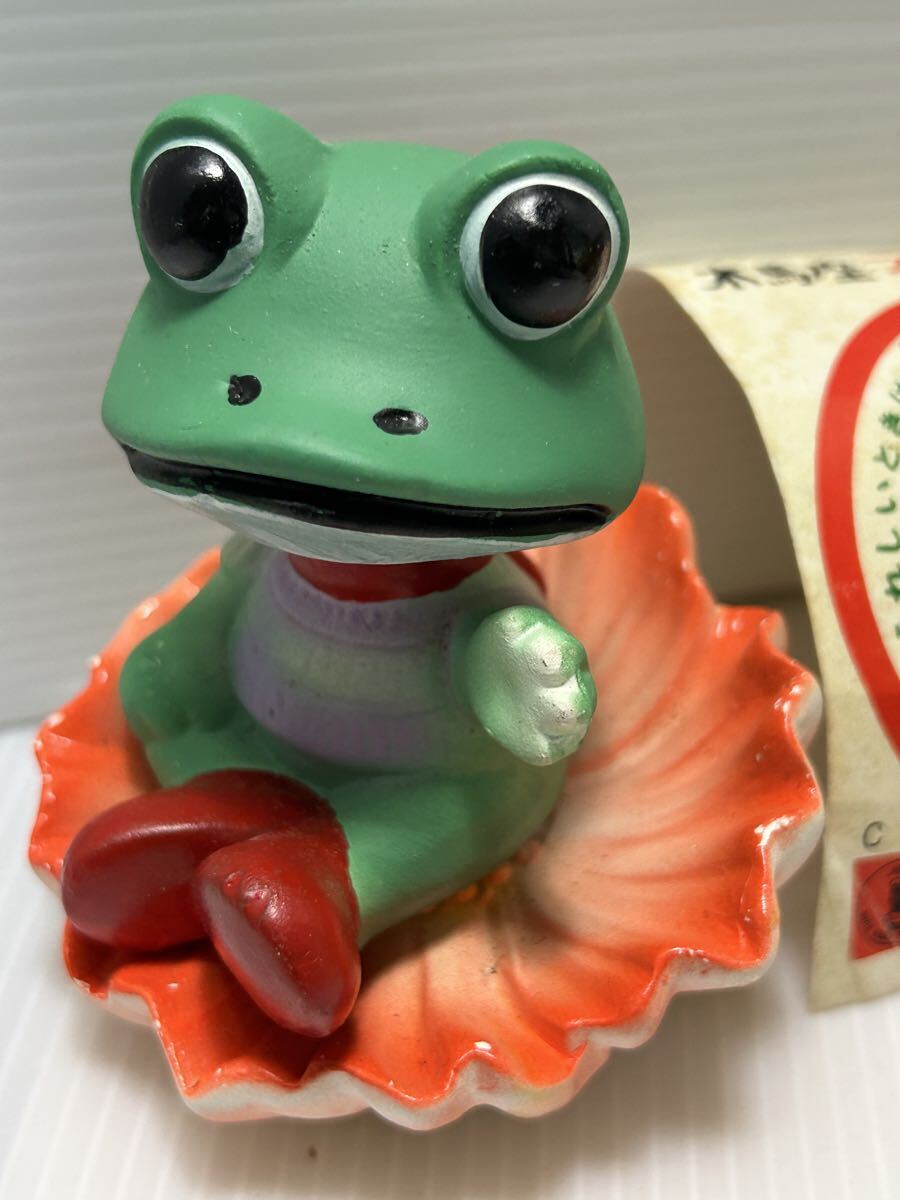 ケロヨン 陶器 首振り人形 誕生花シリーズ 8月ケシ 貝殻座り 元箱付 当時物 昭和レトロ 希少 コレクター向け_画像3