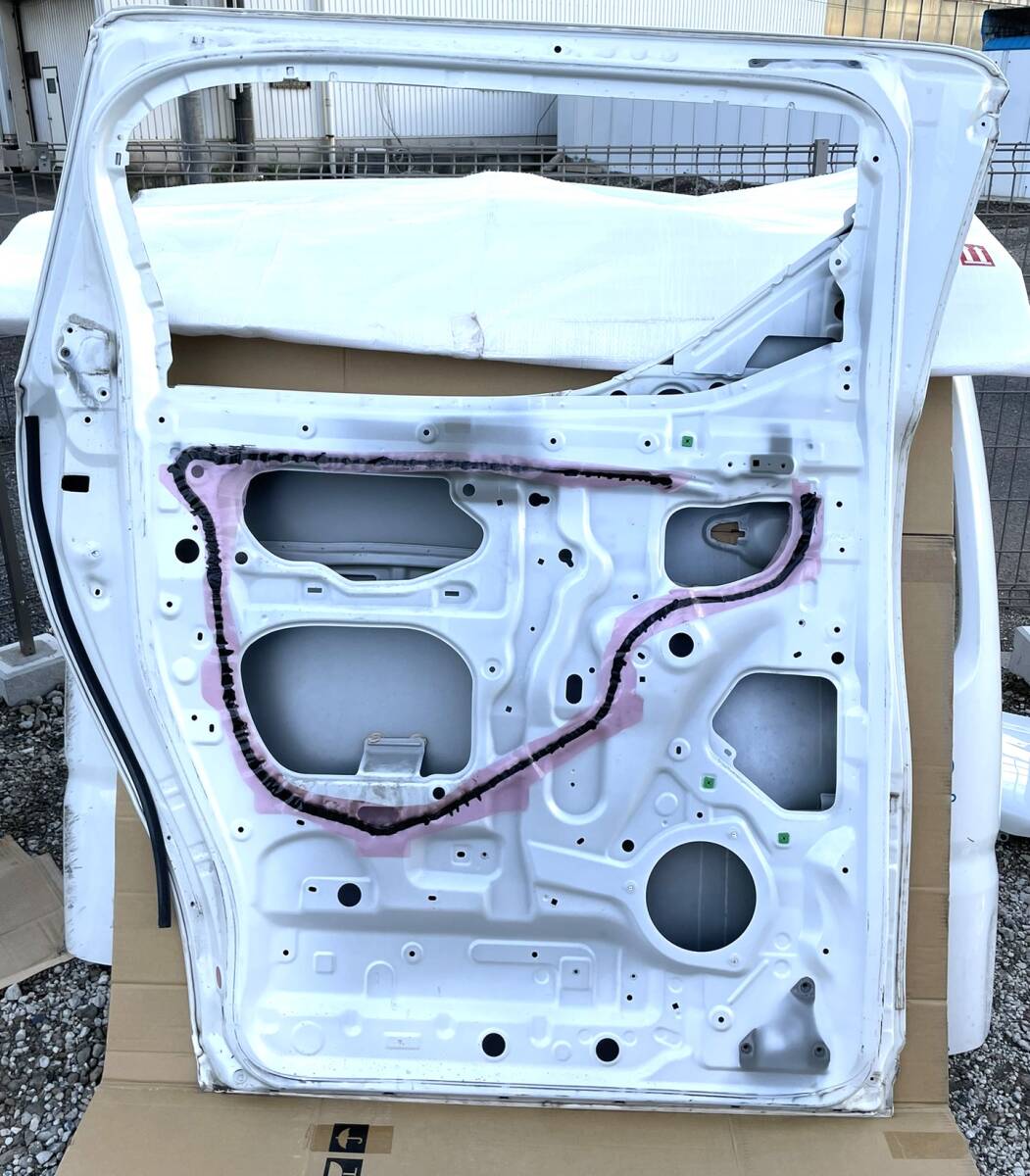 トヨタ・アルファード/ヴェルファイア 30系 純正 左リアドア GGH30W/GGH35W/AGH30W/AGH35W/AYH30W_画像6