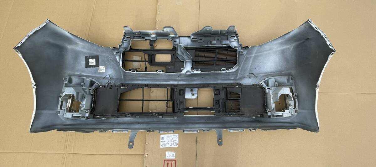 タントカスタム LA600S/610S系　純正 フロント バンパー_画像6