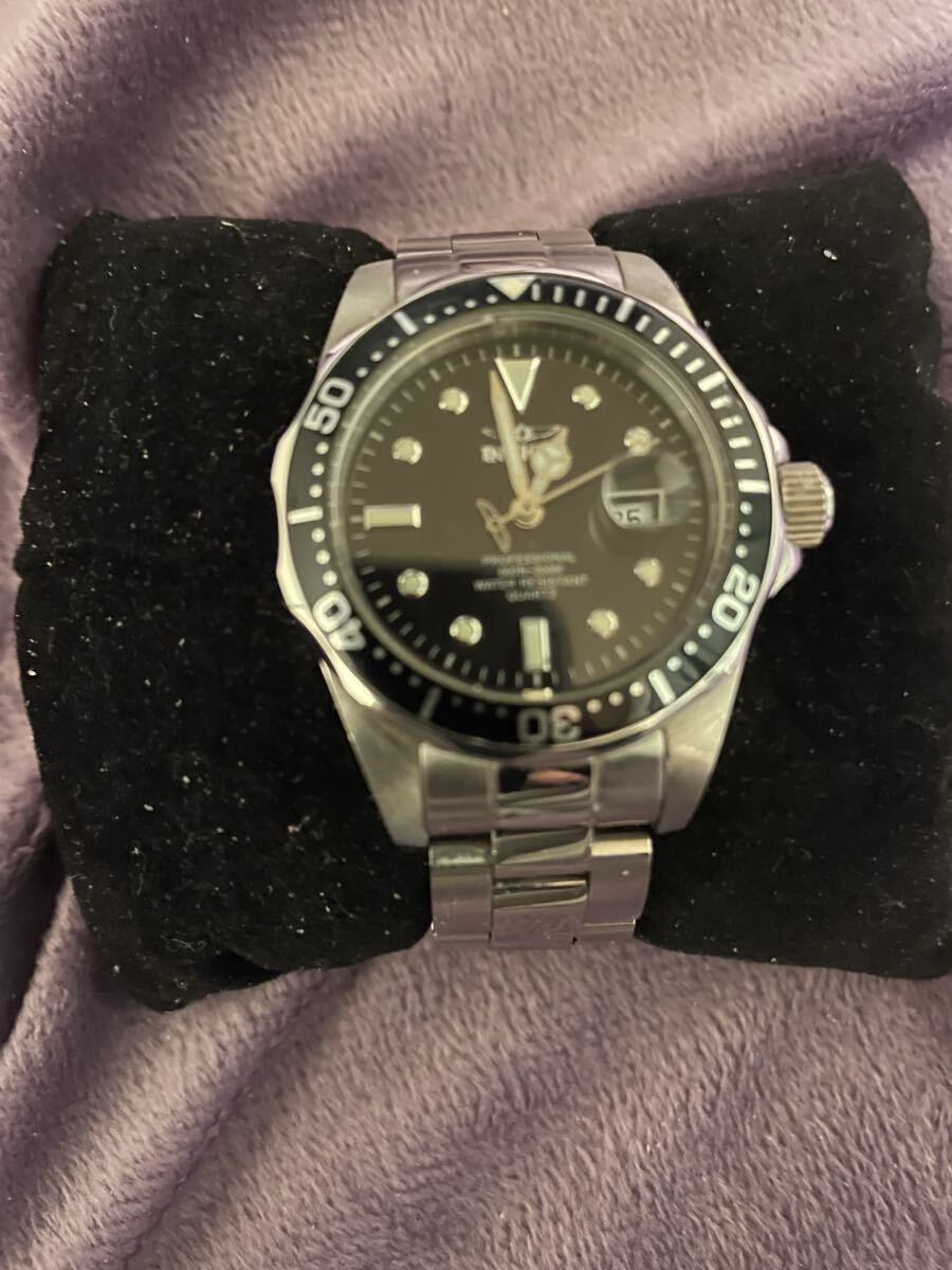 男女兼用　INVICTA クォーツ　美品です。　電池交換済み_画像1
