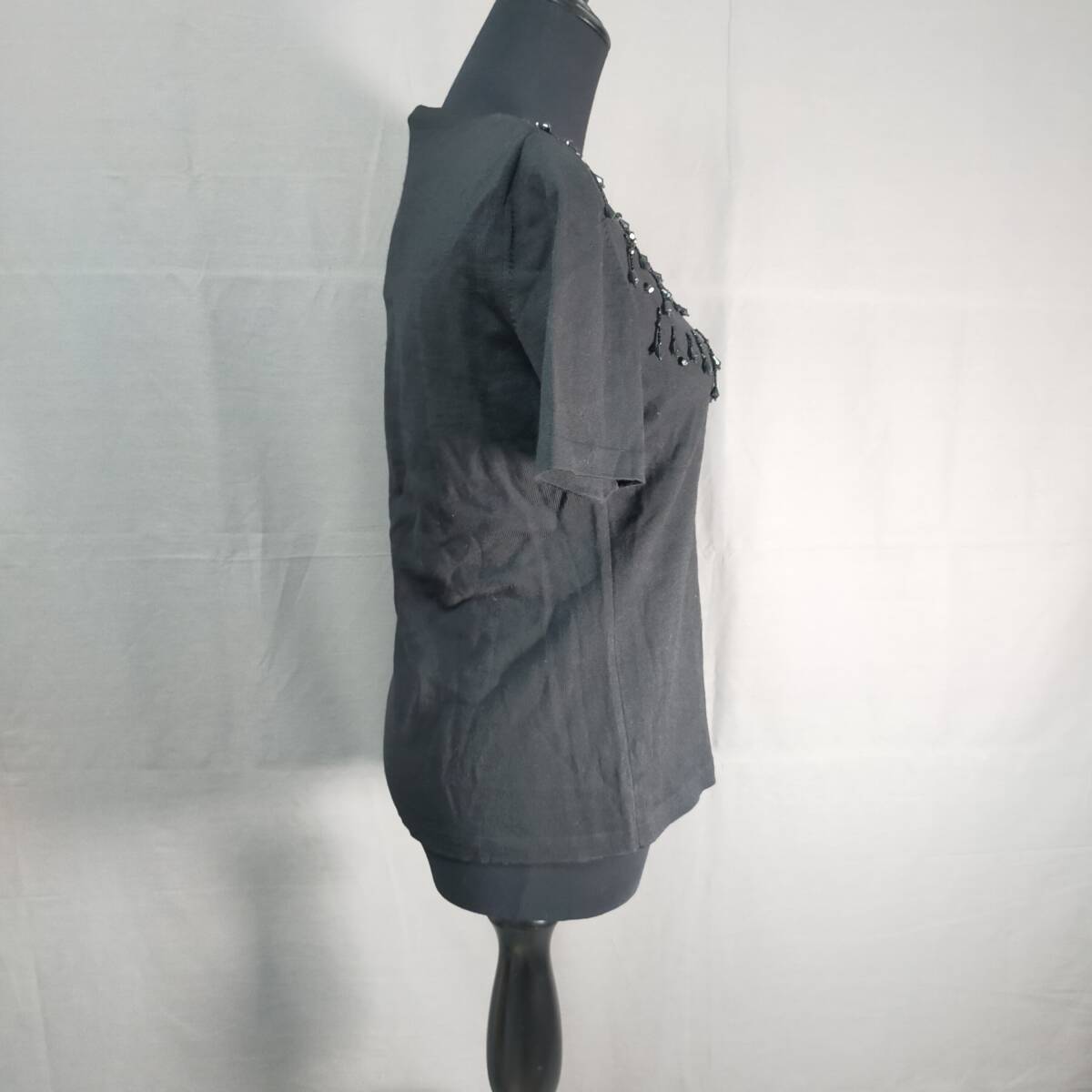 5711/10 GJ72332 ESCADA COUTURE エスカーダ トップス ブラック 半袖 サイズ34 レディース 古着 現状品_画像2