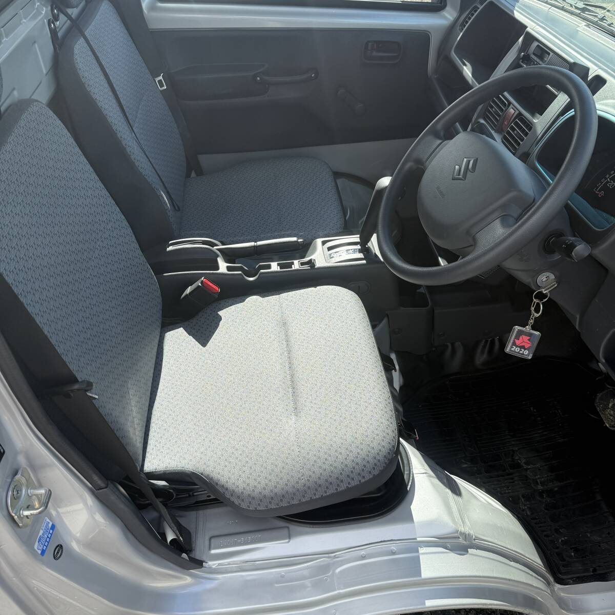 美車！平成29年式 キャリイトラック KC 車検満タン9年10月まで 実走17,796km AT オートマ 切替4WD エアコン パワステ エアB 軽トラック _画像7