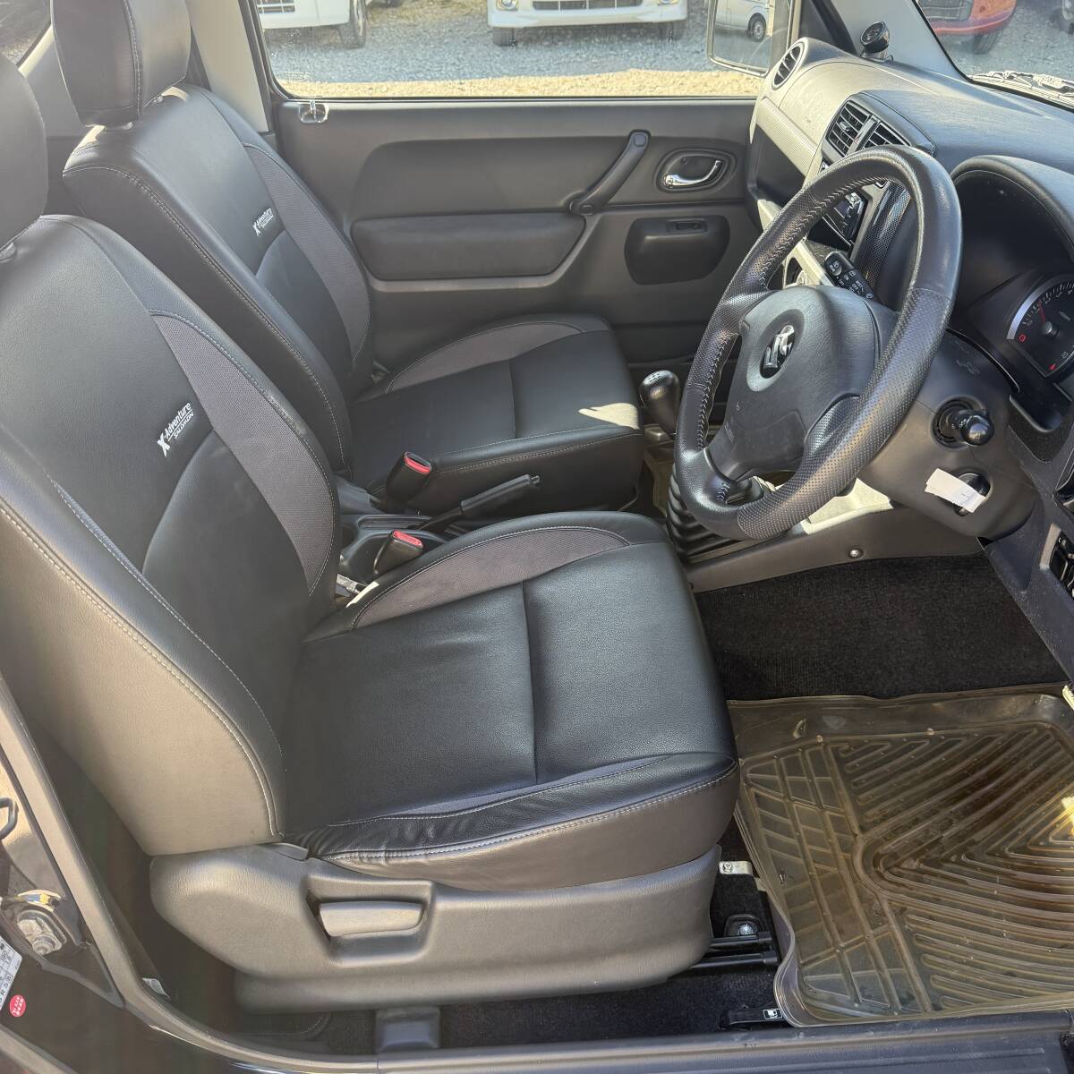 美車！ジムニー クロスアドベンチャーXC 車検満タン9年11月まで 事故・修復歴なし 切替4WD 5速MT マニュアル 16インチ社外アルミ 軽自動車_画像5