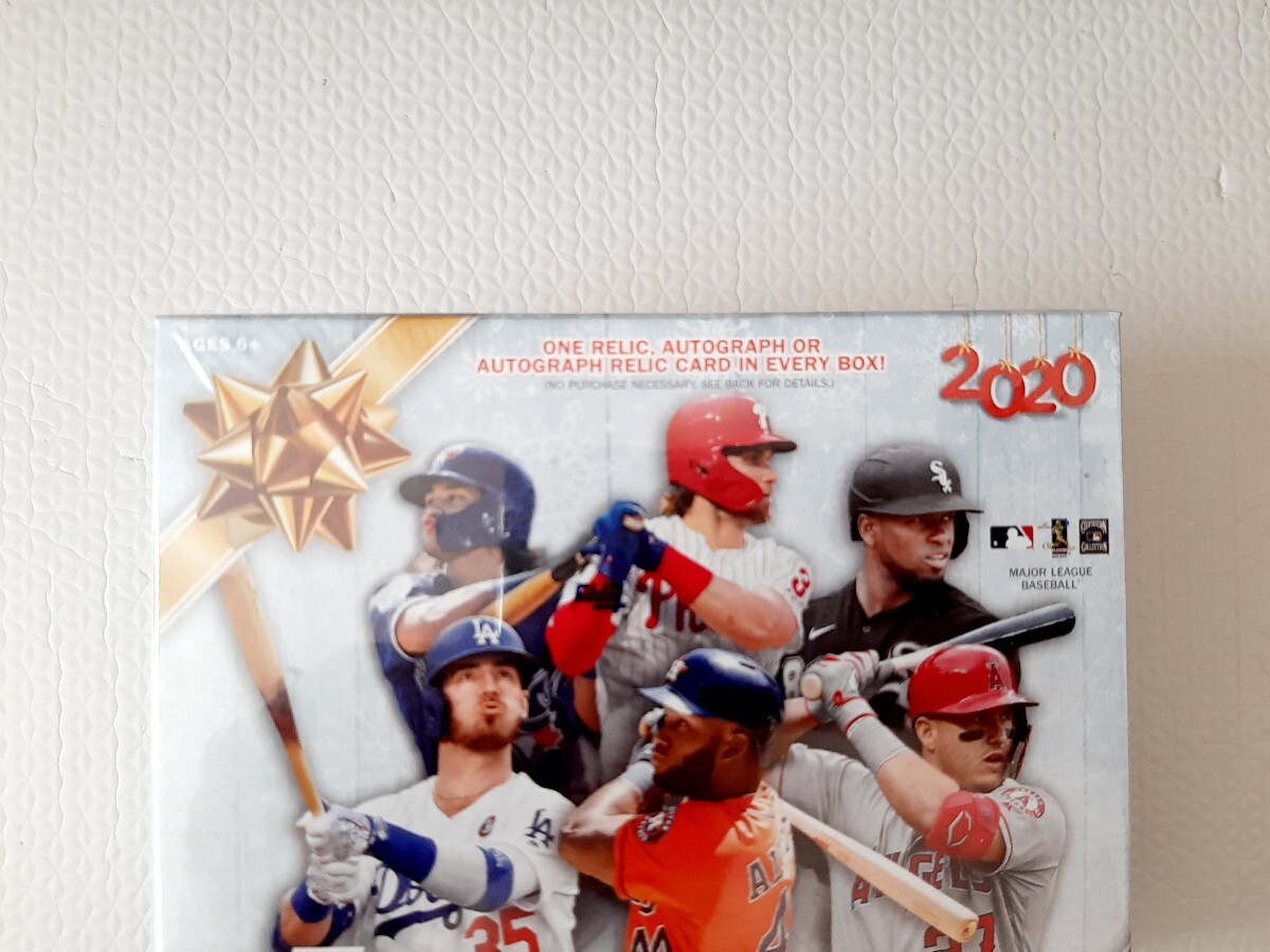 MLB 2020 Topps Holiday Baseball Mega Box