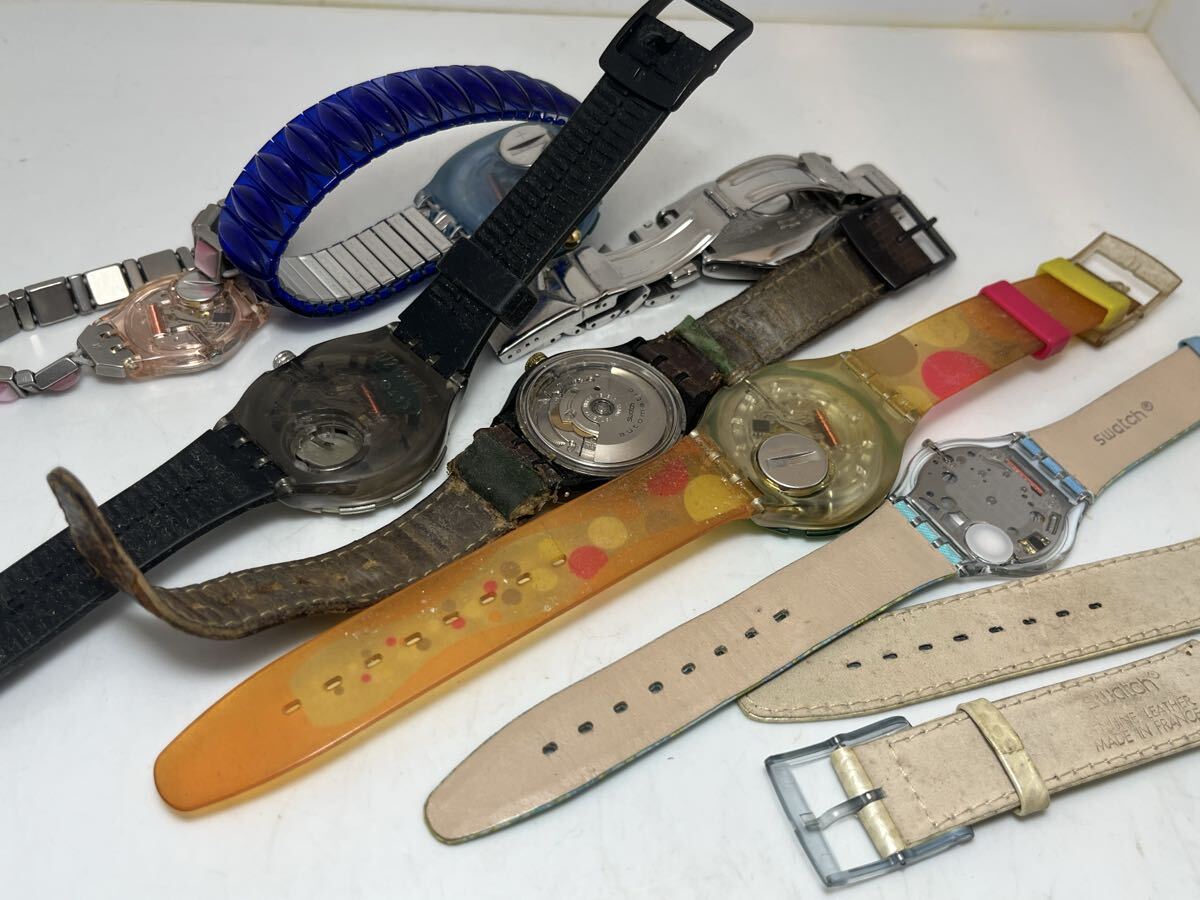 必読商品説明 廃業時計店より SWATCH スオッチ スゥオッチ ジャンクまとめて 再生、部品取りに 自動巻は動いてます。_画像2