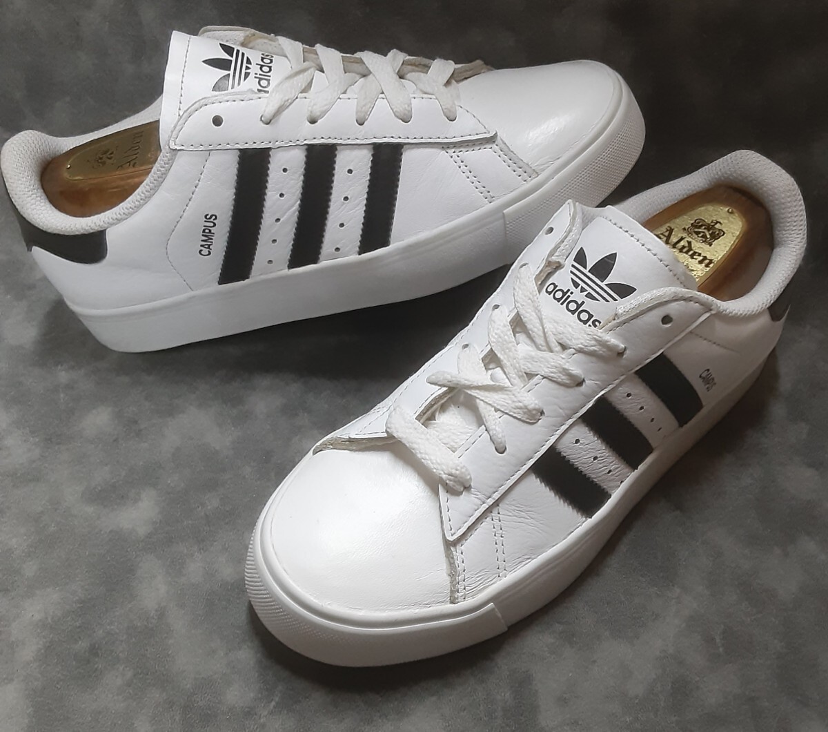 最値!名作ヴィンテージ再構築!ニューレトロクラシック!アディダス オリジナルス キャンパス シンセレザー スニーカー!ホワイト!白 希少24.5_画像2