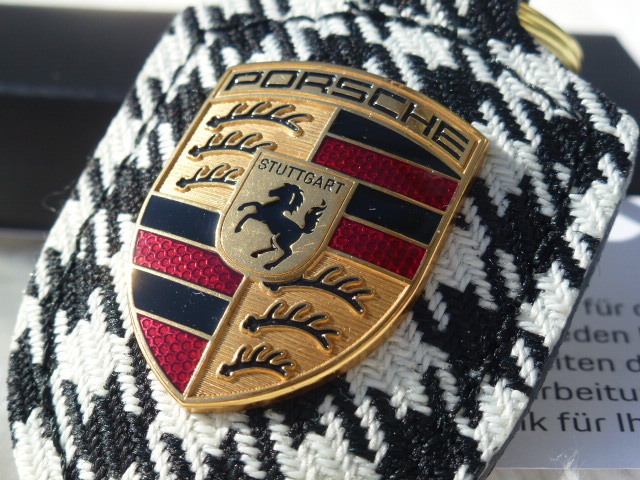 【新品！純正！】ポルシェ 千鳥格子 ペピタ キーホルダー カイエン マカン ボクスター 911 カブリオレ 718 ケイマン スパイダー パナメーラ_画像4