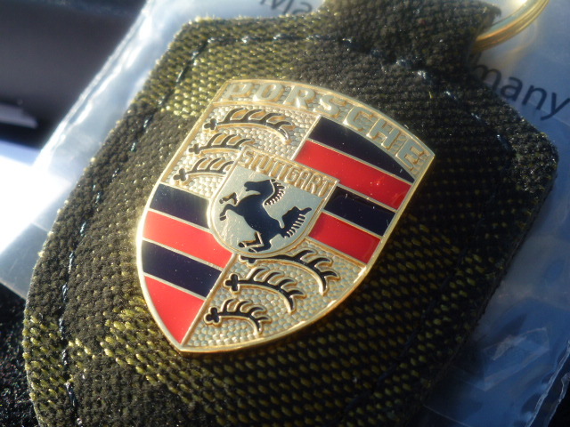 【新品！純正！】ポルシェ チェック柄 キーホルダー カイエン マカン ボクスター 911 カブリオレ 718 ケイマン スパイダー パナメーラ_画像1