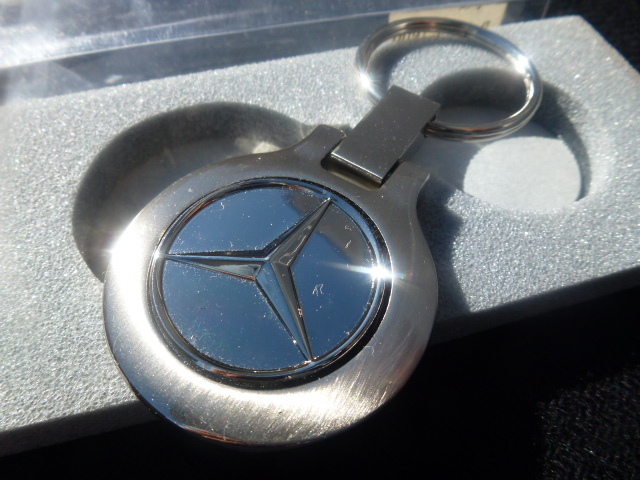 【当時物！新品】メルセデス・ベンツ 純正 キーホルダー タテメ W123 W124 W140 W201 R109 W126 W116 560SEL Gクラス ゲレンデヴァーゲン _画像3