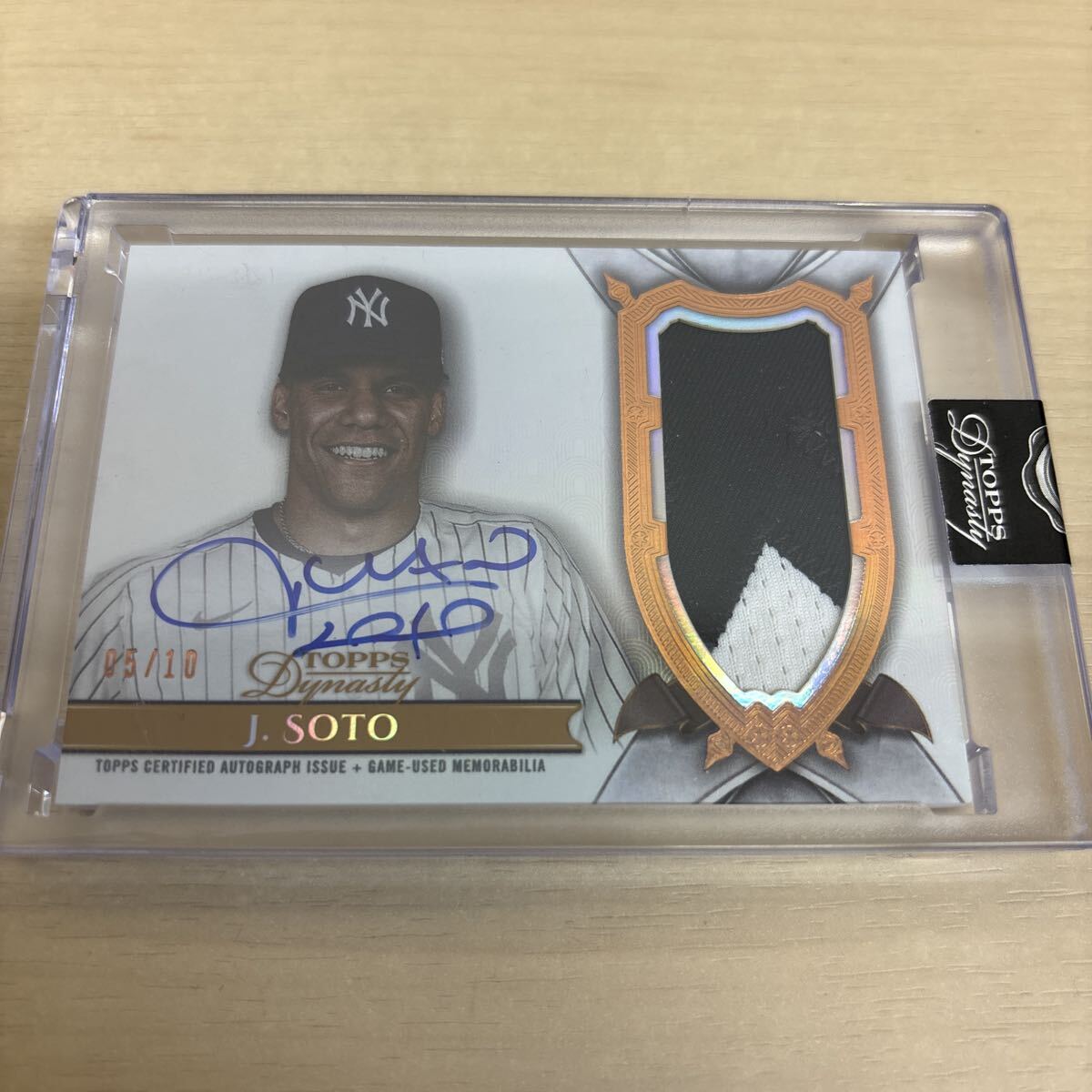 2024 TOPPS DYNASY 直書き パッチAUTO 5/10 JUAN SOTO YANKEES_画像1