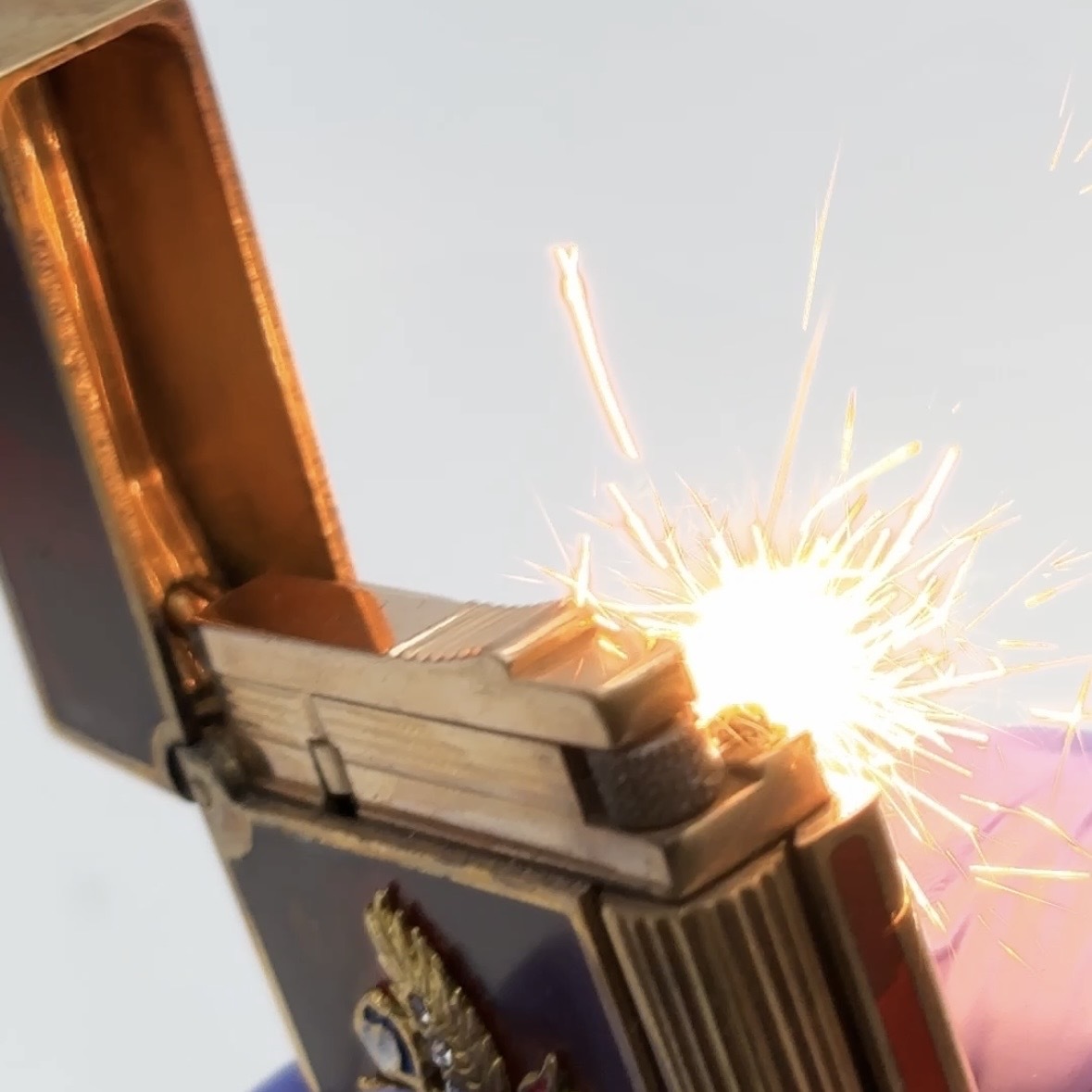 H_03163 エス・テー・デュポン S.T. Dupont ライン2 龍 ドラゴン ガスライター 火花あり 箱付き ローラー 喫煙具_画像10