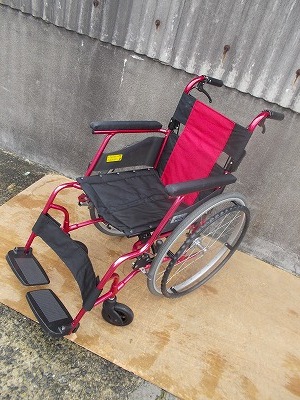 送料無料(一部地域を除く)キャリカル自走式車椅子PMS-1R TS-25-1022-05_画像1