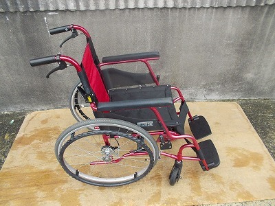 送料無料(一部地域を除く)キャリカル自走式車椅子PMS-1R TS-25-1022-05_画像4