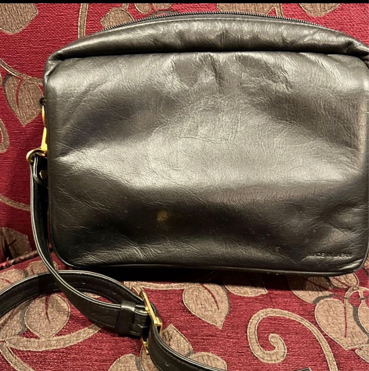 日本製　メンズショルダーバッグ　本革　二重底のようなバック_画像3