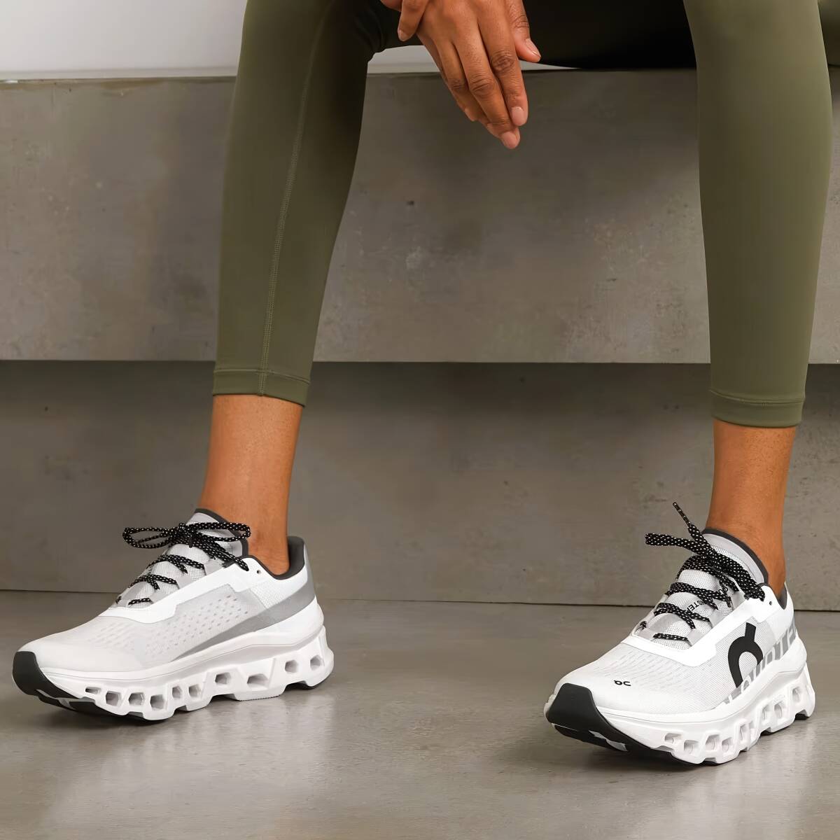 【新品同様／定価23,100円】 On/ Cloudmonster/ 27.0cm/ アンダイドホワイト/ オン クラウドモンスター 2と比べハイスピード帯対応_画像10