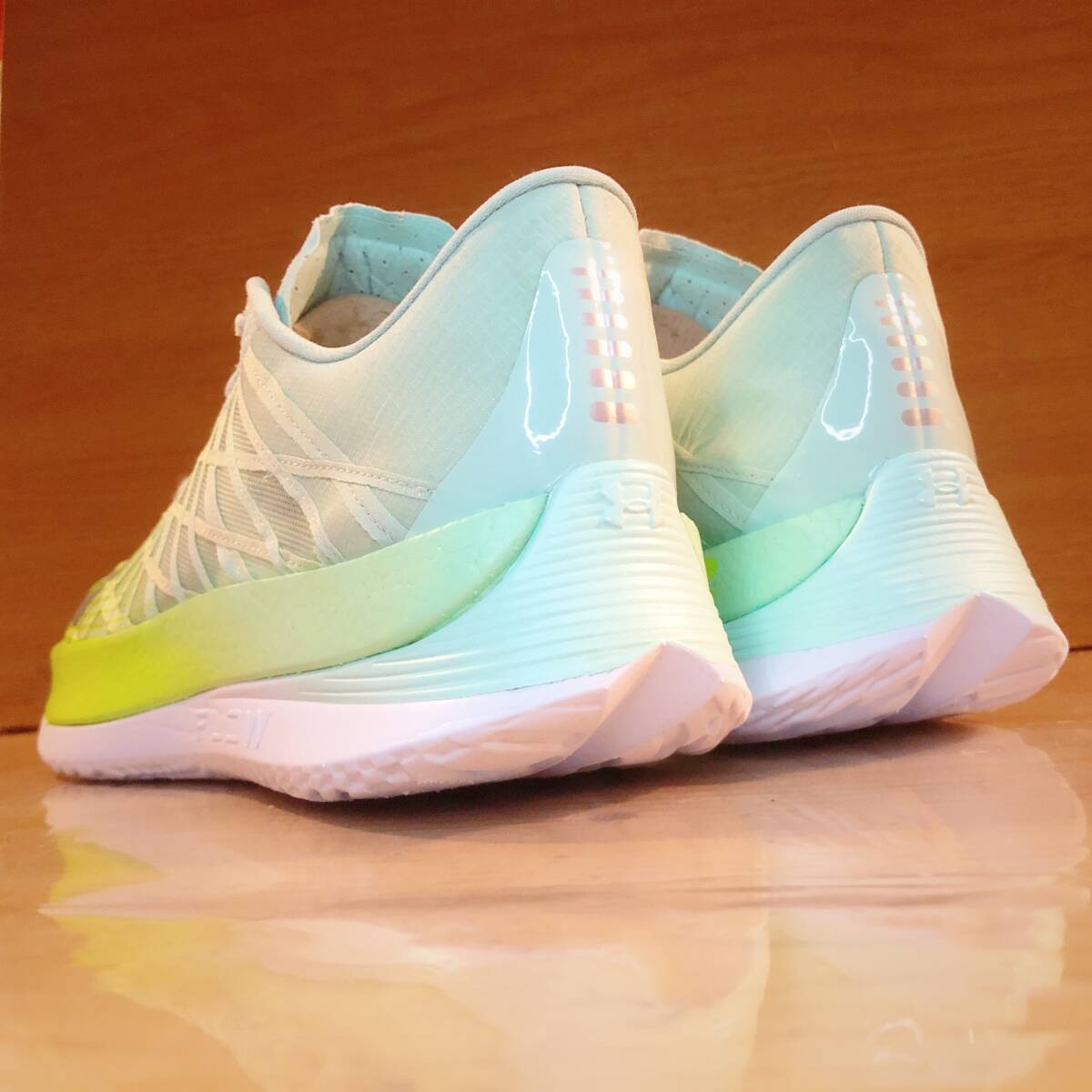 【美品／完売モデル・定価26,400円】Under Armour/ Velociti Elite/ 27.0 cm/ ライム/ アンダーアーマー ベロシティ エリート 2より軽量_画像3