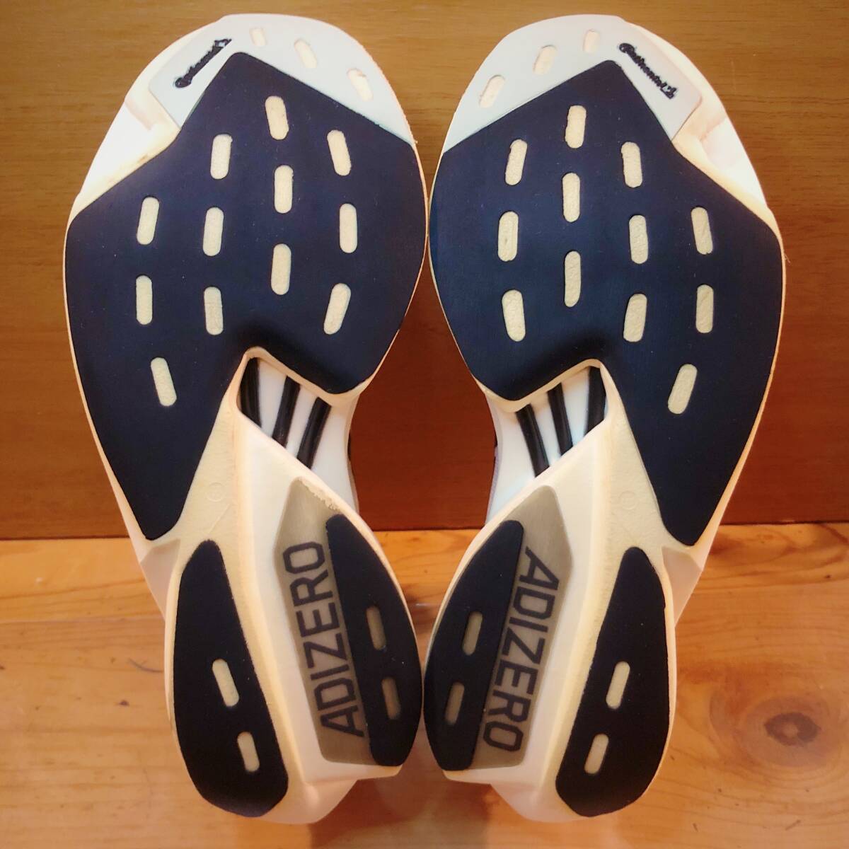 【美品／完売カラー・定価26,400円】Adidas/ Adizero Adios Pro 3/ 27.0 cm/ クリスタル・ホワイト/ アディダス アディオス プロ_画像5